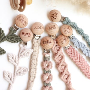 Personalized Pacifier Clip, Macrame Baby, Heirloom, Baby Shower Gift, New Baby Gift, Unique Baby Gift, Baby Girl, Baby Boy, Baby Stocking immagine 7