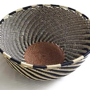Telephone Wire Wave Bowl Medium 5.9&quot; x 2.4&quot;, Table Decor, Telephone wire, Wire Decor, African Decor, Wire bowl Telephone Basket African