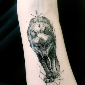 WALKING WOLF temporary tattoo, wolf tattoo, temporary tattoo, fake tattoo, black tattoo, animal tattoo, artist drawing, gift idea