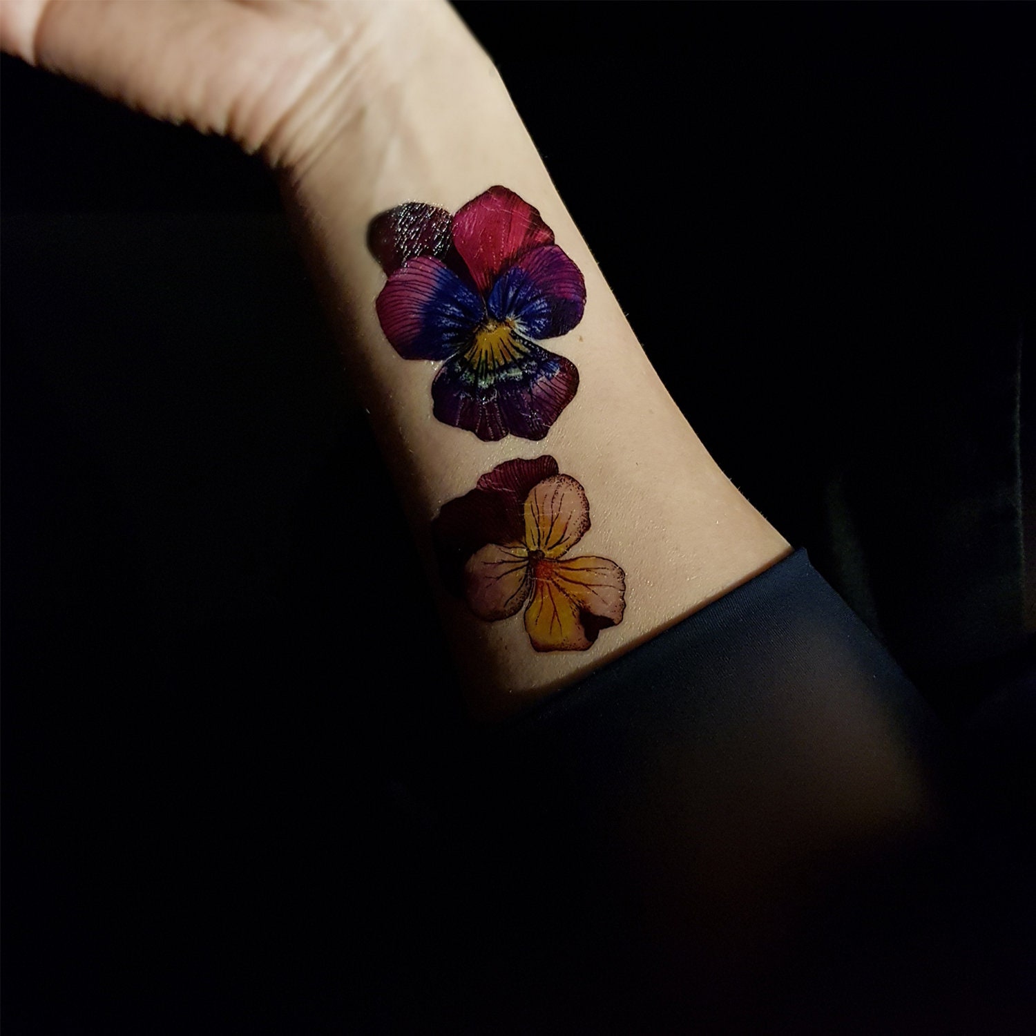 Tatuaje temporal VIOLA tatuaje de flor de pensamiento - Etsy España Tatuaje temporal VIOLA tatuaje de flor de pensamiento - Etsy España