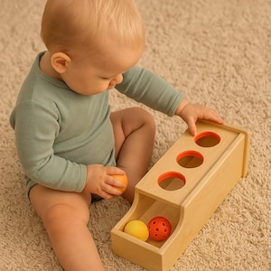 Montessori Permanence box Box with balls, Wooden sorter, Fine motor skills, Montessori toddlers toy, 1st Birthday gift, Grandson gift