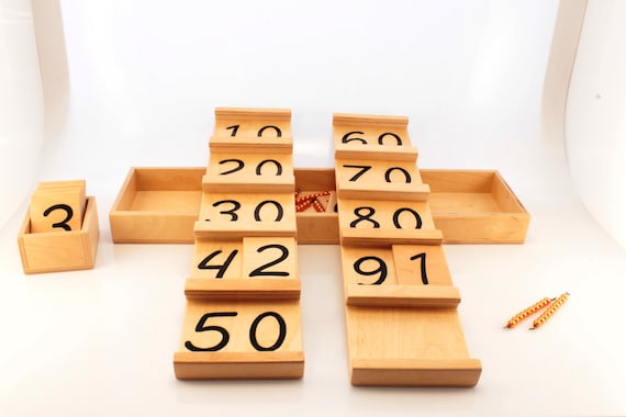 Montessori Math Jouets en Bois Numéro de Boîte d'Apprentissage Jeu d' Apprentissage avec Dessin Planche en Bois Jouets Éducatifs pour les Enfants  3 4 5 Ans 