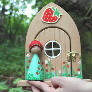Wooden house and Peg doll, Waldorf doll toy, Montessori inspired, Peg dolls set, Fairy Door, Strawberry toy, Small world, Nursery decor