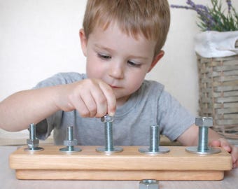 Tablero de tornillos de madera Montessori, juguete de motricidad fina para niños pequeños, actividad de aprendizaje de tornillos y tuercas, juguete práctico para preescolares.