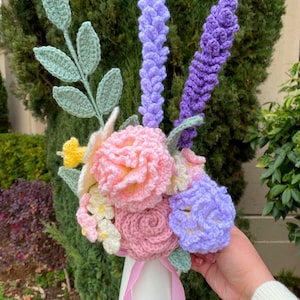 Customizable Crochet Flower Bouquet