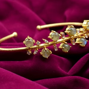 Labradorite bangle,Cubic Zirconia Bangle,Grey Fire Bangle,Cabochon Bracelet,gemstone bangle,March Birthstone,Circle Bangle.Christmas,Gift