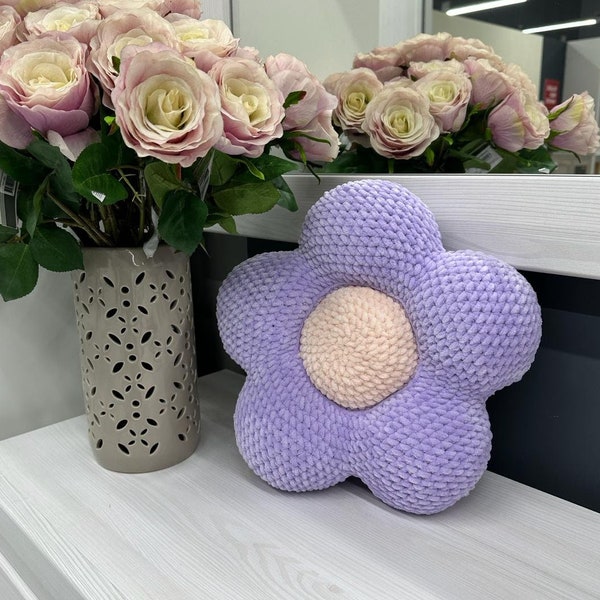 Crochet flower pillow / Crochet pillow pattern / Crochet plush flowers / Amigurumi pattern / Handmade crochet home decor / Crochet patterns