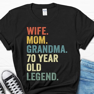 Wife Mom Grandma 70 Year Old Legend Gift For Her, Grandma Turning 70 Women&#39;s T-Shirt, Born In 1955 Tee For Women, 70th Birthday Party Gifts