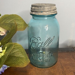 Antikes &quot;Perfect Mason # 3&quot; Blaue Sloop Schulter Masons Ball Glas mit Zink Zinn Deckel - Um 1910-1920 Glasflasche Glas - Seltene & Sammlerstück