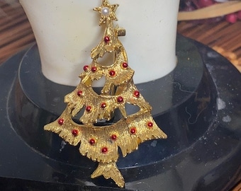 Vintage Christmas Tree Brooch - Gold Toned Christmas Pin - Red Holiday Costume Jewelry