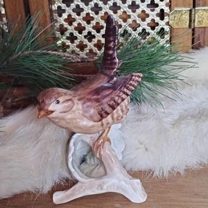 Vintage Goebel Winter Wren Figurine -  Ceramic Bird Statue Figurine # CV 108 West Germany 1969