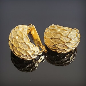 Extra large clip on earrings, Vintage wide gold hoop earrings, 80s jewelry statement clip on earrings for women
