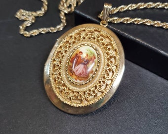 Vintage extra large oval locket necklace, French courting couple gold photo locket necklace