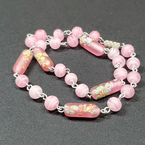 Vintage  bubblegum pink beaded necklace, pink lam… - image 6