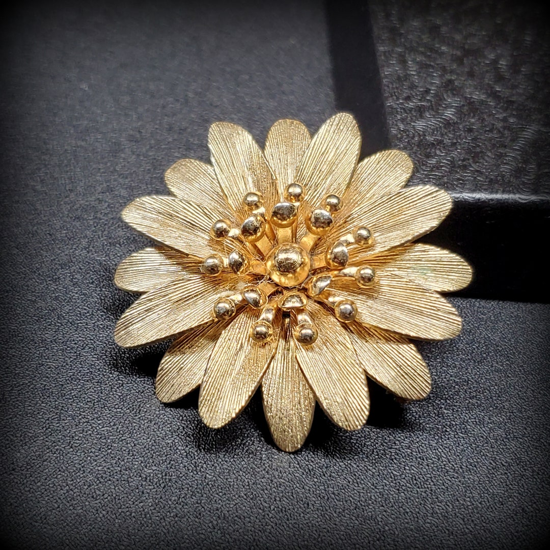 Vintage Napier Gold Flower Brooch Cottagecore 1 5/8'' - Etsy