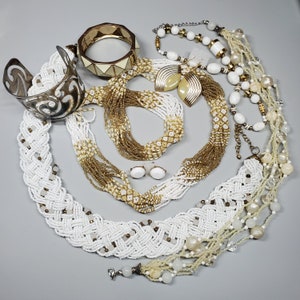 Wearable Junk jewelry lot, Vintage jewelry lot, Junk jewelry lot, tangled Crafting Broken Jewelry Lot