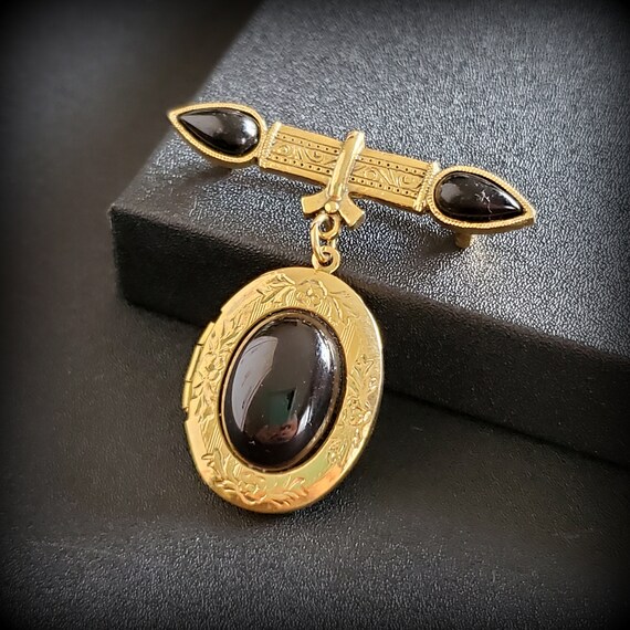 Vintage 1928 locket brooch, gold oval locket broo… - image 5