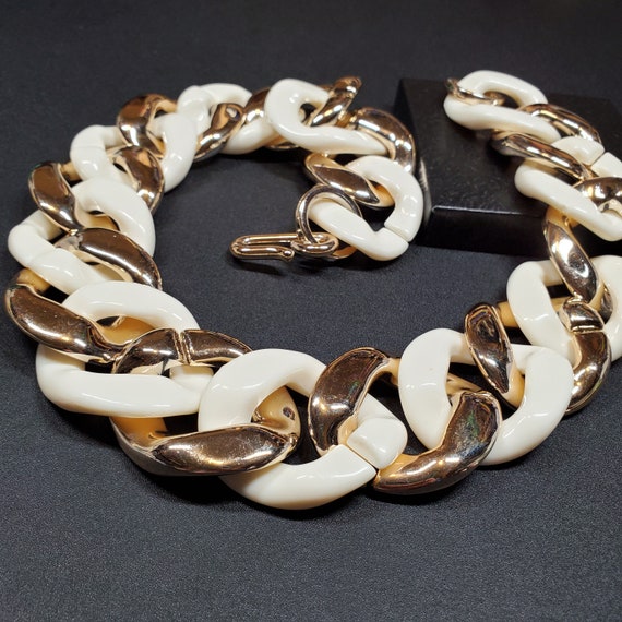 Vintage White and Gold chunky chain necklace,  br… - image 7