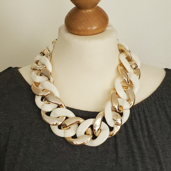 Vintage White and Gold chunky chain necklace,  br… - image 9