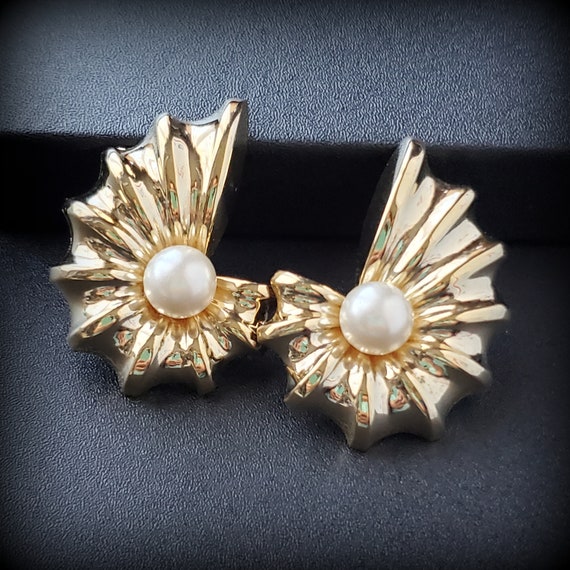 Vintage Extra large white pearl clip on earrings,… - image 8