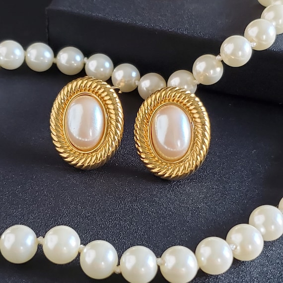 Vintage Sarah Coventry oval pearl clip on earring… - image 5