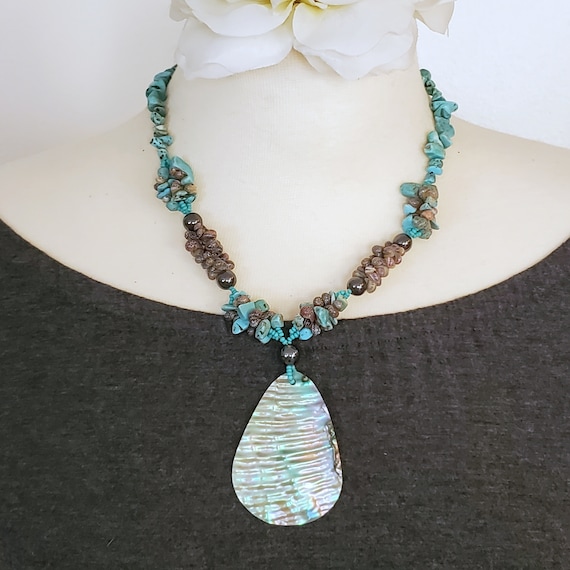Vintage natural shell MOP and turquoise necklace … - image 10