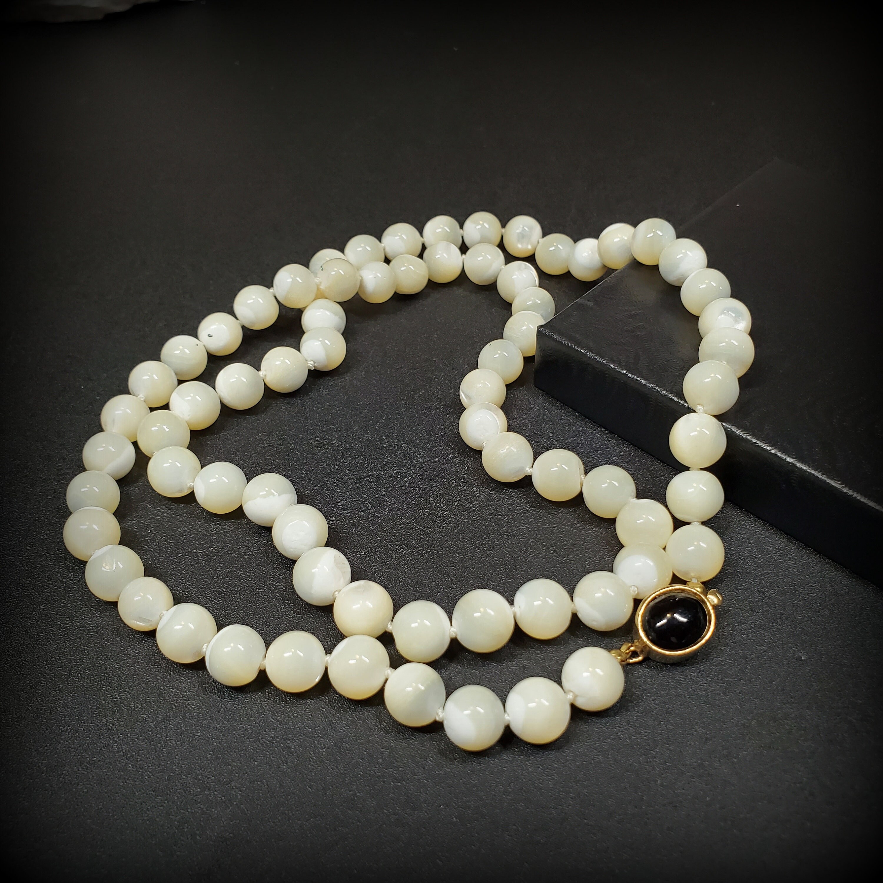 Vintage Mother of Pearl Necklace White 
