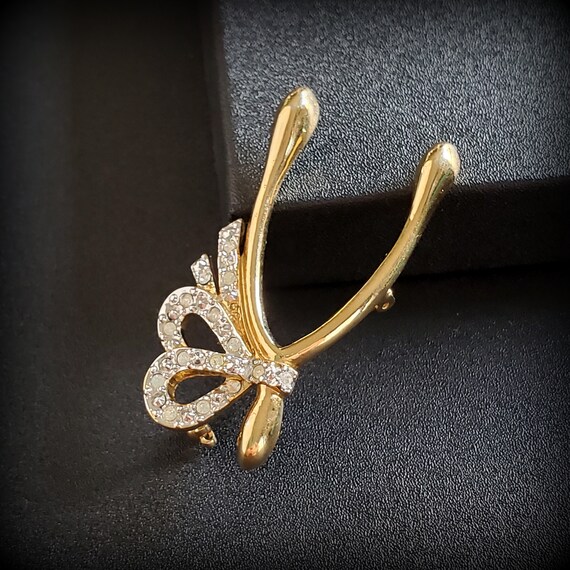 St john brooch deals