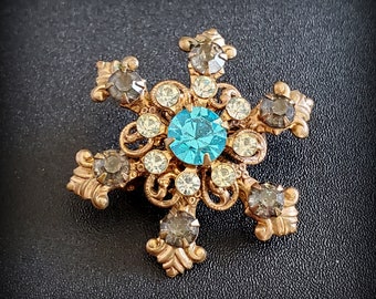 Vintage snowflake brooch, clear and blue crystal pin, blue flower rhinestone brooch, something blue for bride