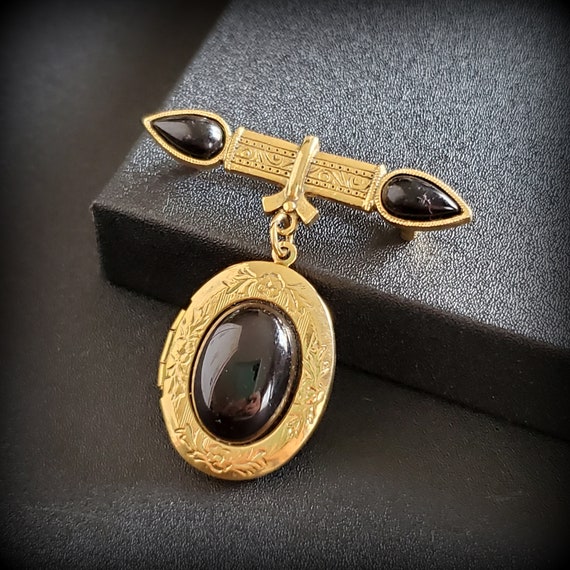 Vintage 1928 locket brooch, gold oval locket broo… - image 3