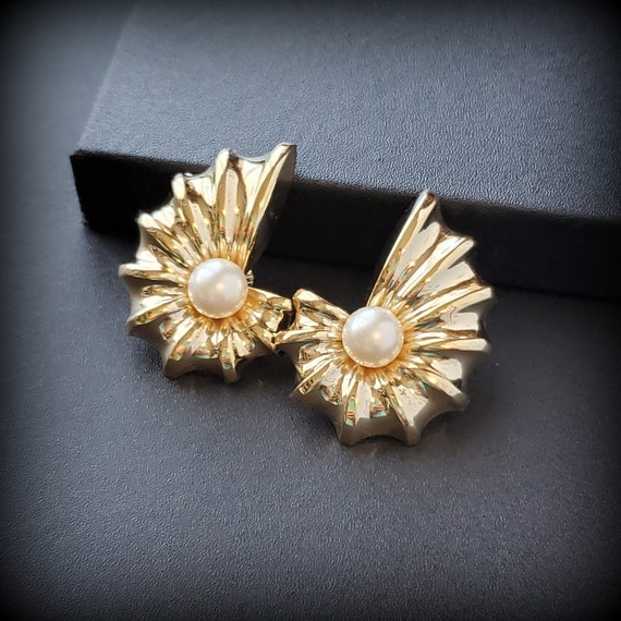 Vintage Extra large white pearl clip on earrings,… - image 5