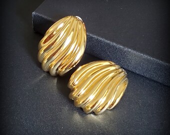 Vintage Anne Klein for Neiman Marcus gold earrings, big bold chunky shell clip on earrings, Cruise earrings