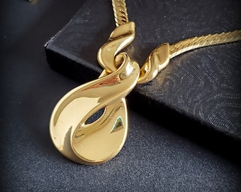 Vintage Napier gold chain pendant necklace, 24' snake chain gold pendant necklace, avant-garde neckalce