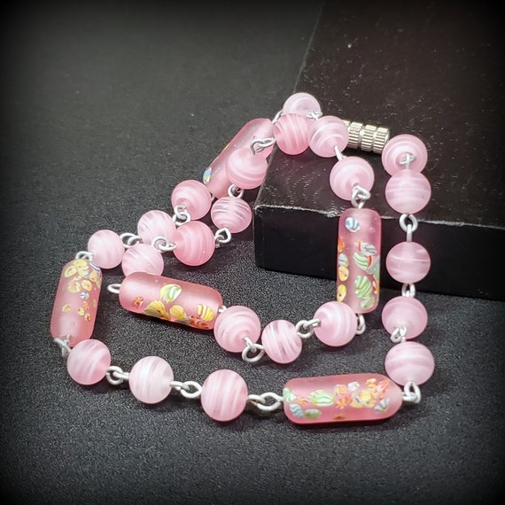 Vintage  bubblegum pink beaded necklace, pink lam… - image 3