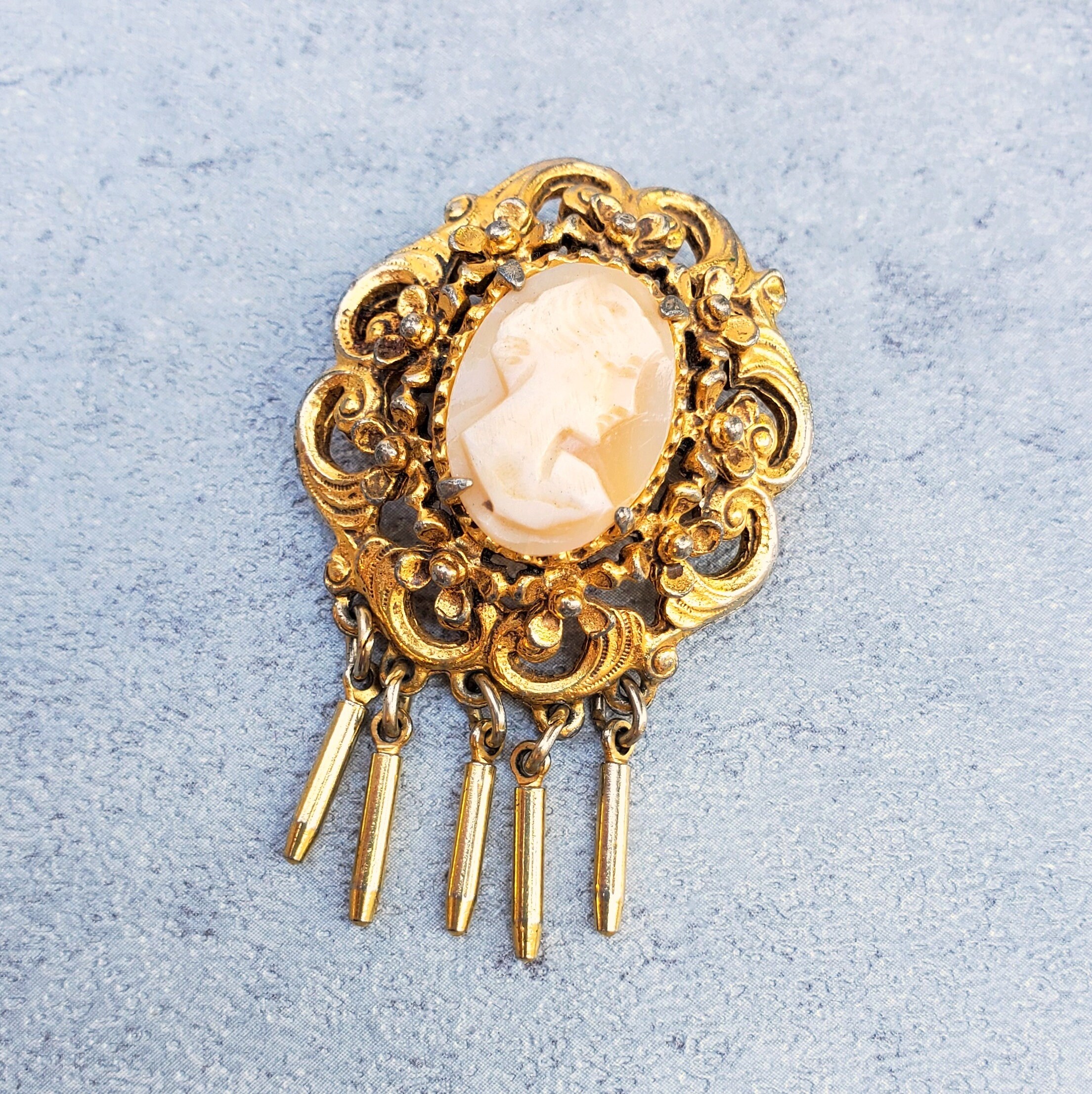 Vintage Cameo Florenza Brooch Mid Century Bullet Fringe