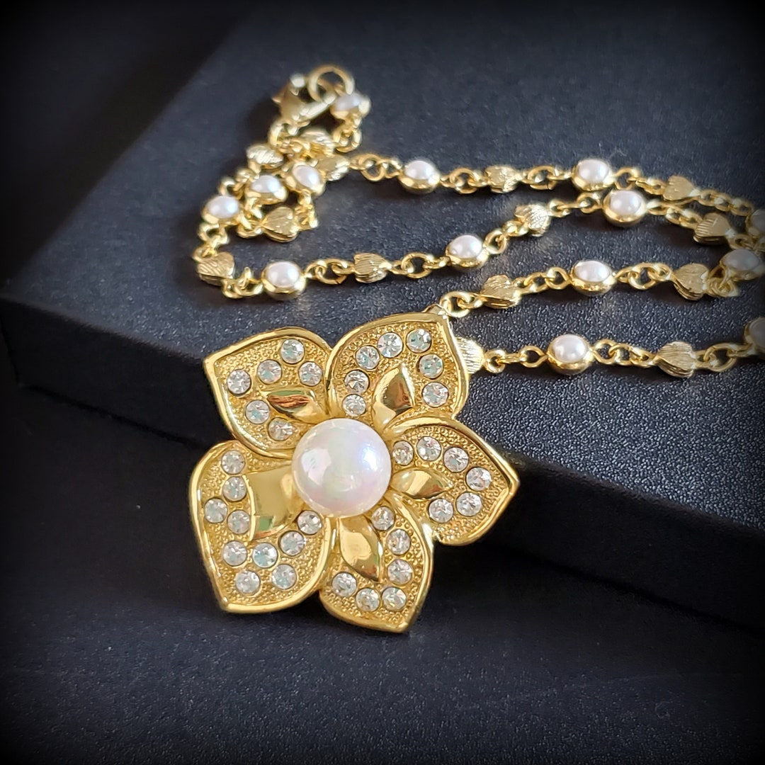 Park Lane Pearl Necklace With Mini Heart Pendant Pearl/gold main image 1