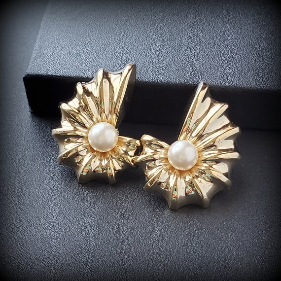 Vintage Extra large white pearl clip on earrings,… - image 10