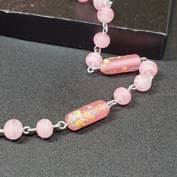 Vintage  bubblegum pink beaded necklace, pink lam… - image 5