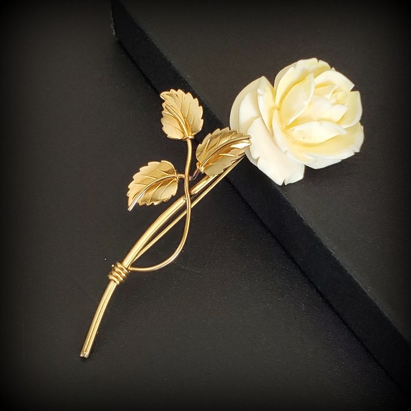 Vintage Catamore 1/20 12 KGF gold carved beige rose brooch, flower pearl Rose stem brooch pin 1960s, American Beauty