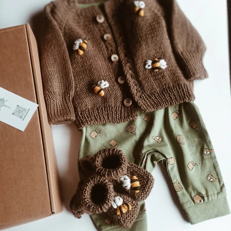 EMBROIDERY BABY SWEATER / Brown sweater for baby /Bumblebee embroidery /Handknitted sweater with embroidery /Outfit for baby /Gender neutral image 4