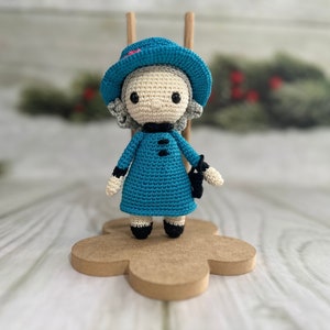QUEEN ELIZABETH AMIGURUMI Doll, Crochet Doll, Handmade Crochet Queen Elizabeth,  Crochet Royal Queen Doll, Queen Elizabeth Crochet