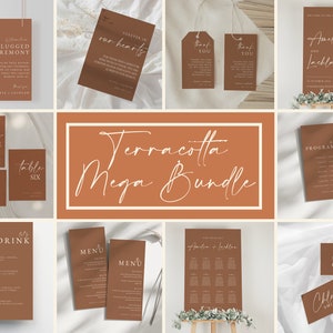 Puede incluir: Un conjunto de invitaciones de boda de terracota con una fuente de caligrafía moderna. El conjunto incluye un cartel de bienvenida, una tarjeta de ceremonia, números de mesa, un plano de asientos, un menú, un menú de bebidas, un programa y etiquetas de agradecimiento. El conjunto es perfecto para una boda rústica o bohemia.