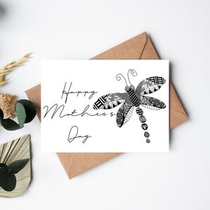 Tarjeta del día de la madre, tarjeta del día de la madre de la libélula, tarjeta Zentangled, libélula Zentangled, tarjeta de felicitación imprimible, blanco y negro, tarjeta simple