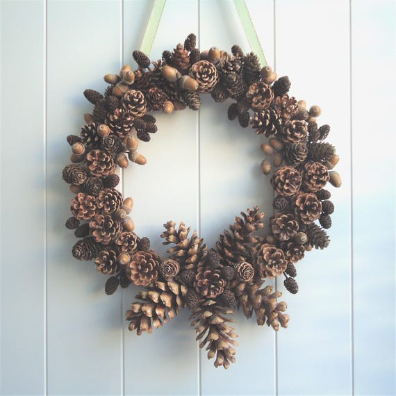 Natural Pinecone Wreath: Handmade Woodland Autumn Decor