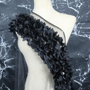 Schwarzer 3D-Blumen-Rüschentüllstoff, einseitiger 3D-Stoff-Braut-Hochzeitskleidzubehör