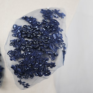 1 Stück marine dunkelblau Perlen Spitze Applikation, Alencon bestickte Spitze für Kragen Mieder Schärpe Lyrical Kostüm-Tanz-Ballett Couture Kleid und Lieferungen