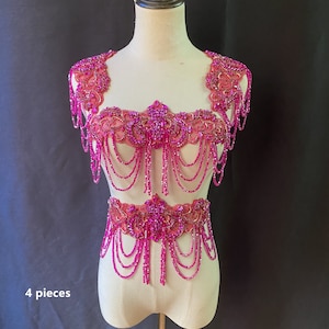 Apliques de strass rosa quente de luxo, apliques de miçangas com borlas, apliques de renda no corpete com gola de ombro para enfeite de vestido de noiva