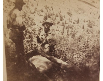 Cartolina stereoscopica antica con foto Liberty Brand Stereo Views Mountain Men Hunt Elk