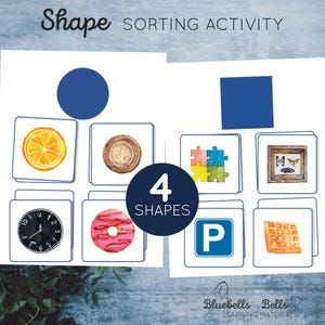 Op de afbeelding: Een printbare educatieve activiteit voor kinderen om vormen te leren. De activiteit bevat 8 kaarten met afbeeldingen van verschillende vormen, waaronder een cirkel, een vierkant, een puzzelstuk en een wafel. De kaarten zijn gelabeld met de tekst "4 SHAPES".