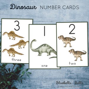 Tarjetas para contar dinosaurios. Tarjetas imprimibles con números de dinosaurios. Matemáticas para preescolar. Actividad de acuarela para niños pequeños.